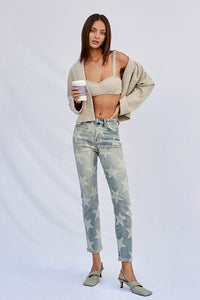 HIGH RISE STAR PRINTED GIRLFRIEND JEANS