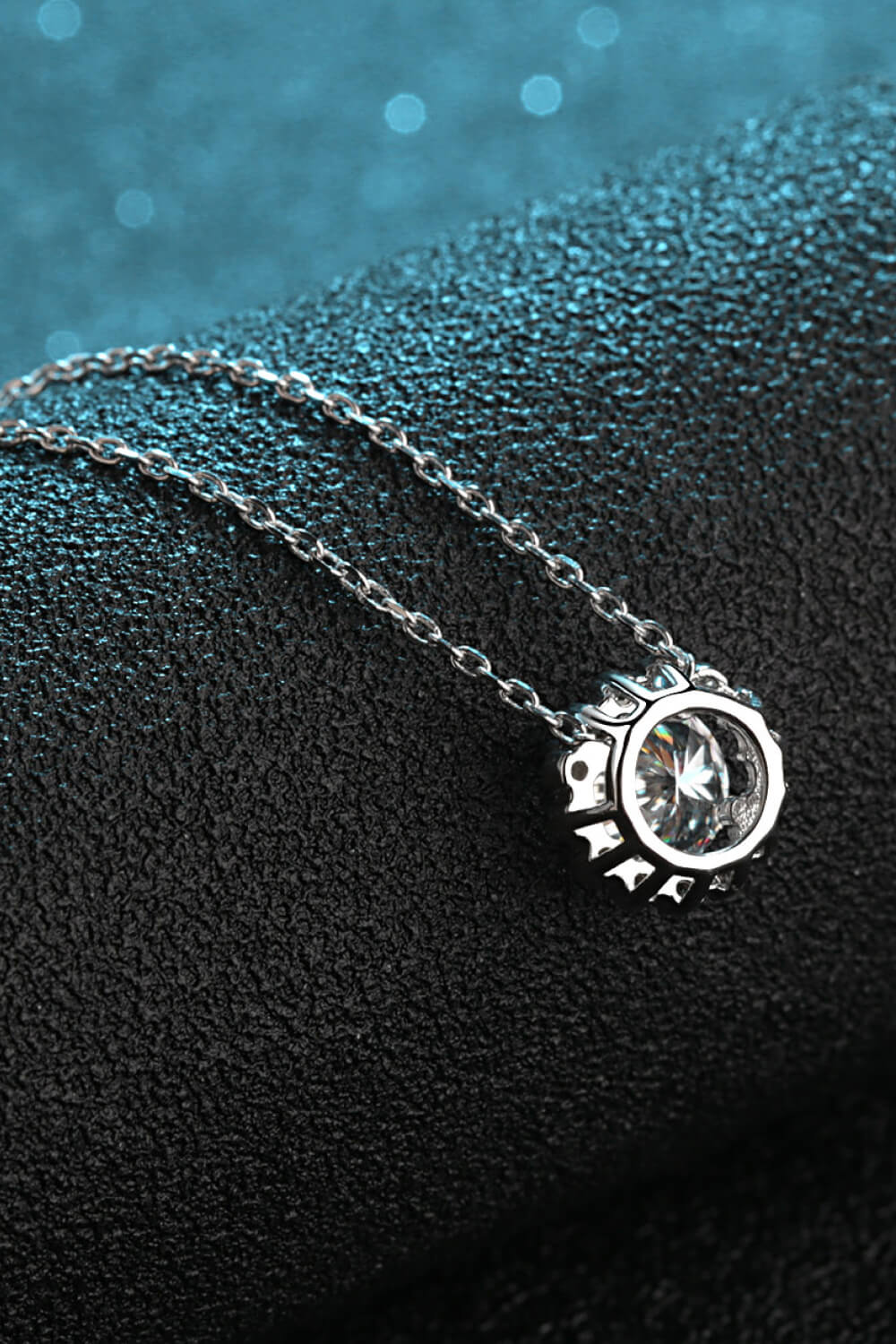 Flower-Shaped Moissanite Pendant Necklace women's fine jewelry KESLEY