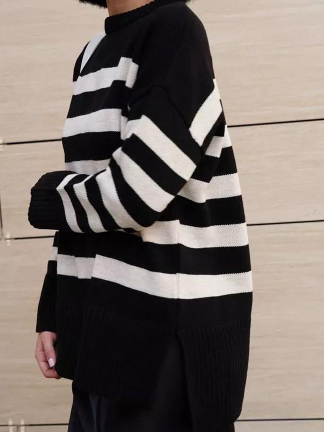 Slit Striped Round Neck Sweater New Women's Fashion