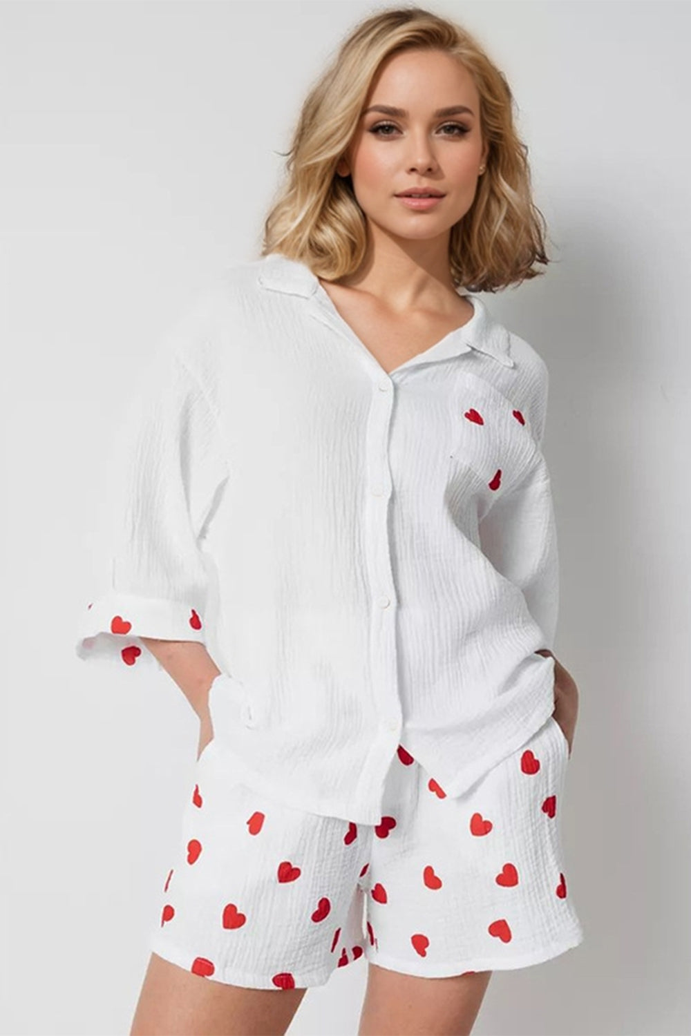 clothes, cute clothes, womens clothing, sweatpants, sweatpants for women, women's sweat pants, comfly clothes, comfortable clothing, comfortable clothes,  two piece outfit set, two piece fashion set, pajamas, nice pajamas, women's pajamas, trending pajamas,