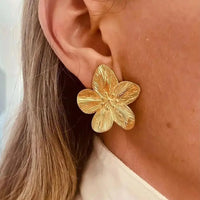 KESLEY Hypoallergenic Stylish Vintage Flower Stud Earrings Premium 18k