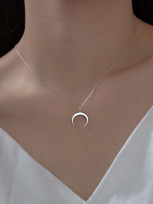 Crescent Necklace Gold .925 Sterling Silver Popular Necklaces Layered Necklaces Cute Necklaces, necklaces for men and women gift ideas nice jewelry Best Jewelry Store in the USA Best Jewelry store in Miami