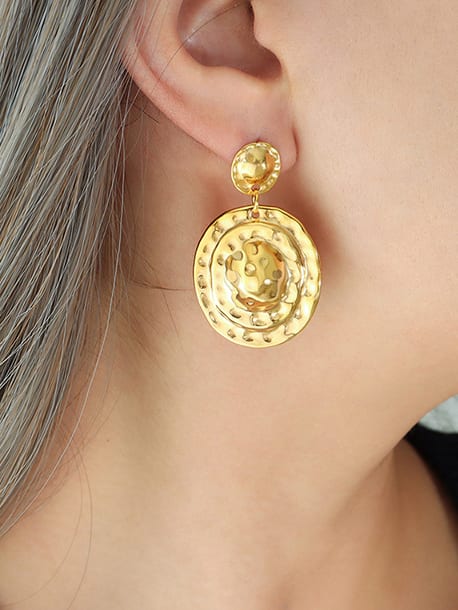 earrings, gold earrings, big gold earrings, dangley gold earrings, hammered earrings, hammered jewelry, vintage style earrings, vintage earrings, summer jewelry, nice gold earrings, nice gold jewelry, big earrings, gold accessories, new womens fashion, dangley gold earrings, dangly gold jewelry, birthdat gifts, anniversayr gifts, statement jewelry, statement earrings, designer jewelry, nice jewelry, kesley fashion, jewelry websites, trending fashion, jewelry ideas
