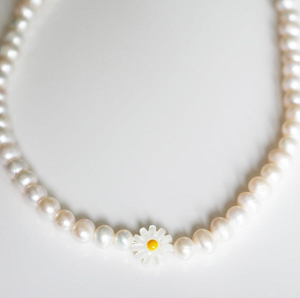 Sunflower Pearl Necklace Sterling Silver Waterproof Pearl Necklace shopping in Miami, Pearl choker shopping in Miami, Kesley Boutique 
