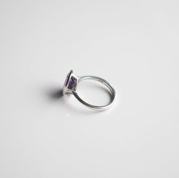 Amethyst ring .925 sterling silver. Large amethyst statement ring for men and woman designer inspired. Popular amethyst rings, wont tarnish or turn green. kesley Boutique