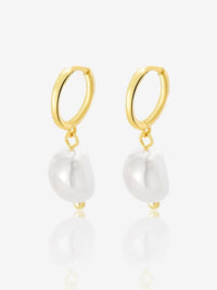 earrings, gold earrings, silver earrngs, 925, pearl earrings, pearl hoop earrings, hoop earrings with pearls, pearl jewelry, jewelry with pearls, fashion jewelry, statement earrings, dainty earrings, hoop earrings, hoop huggie earrings, gold plated earrings, dangly earrings, earrings with charms, real pearl jewelry, affordable jewelry, fine jewelry, fashion jewelry, nice jewelry, trending on tiktok, pearl jewelry ideas, hypoallergenic earrings , peal earrings