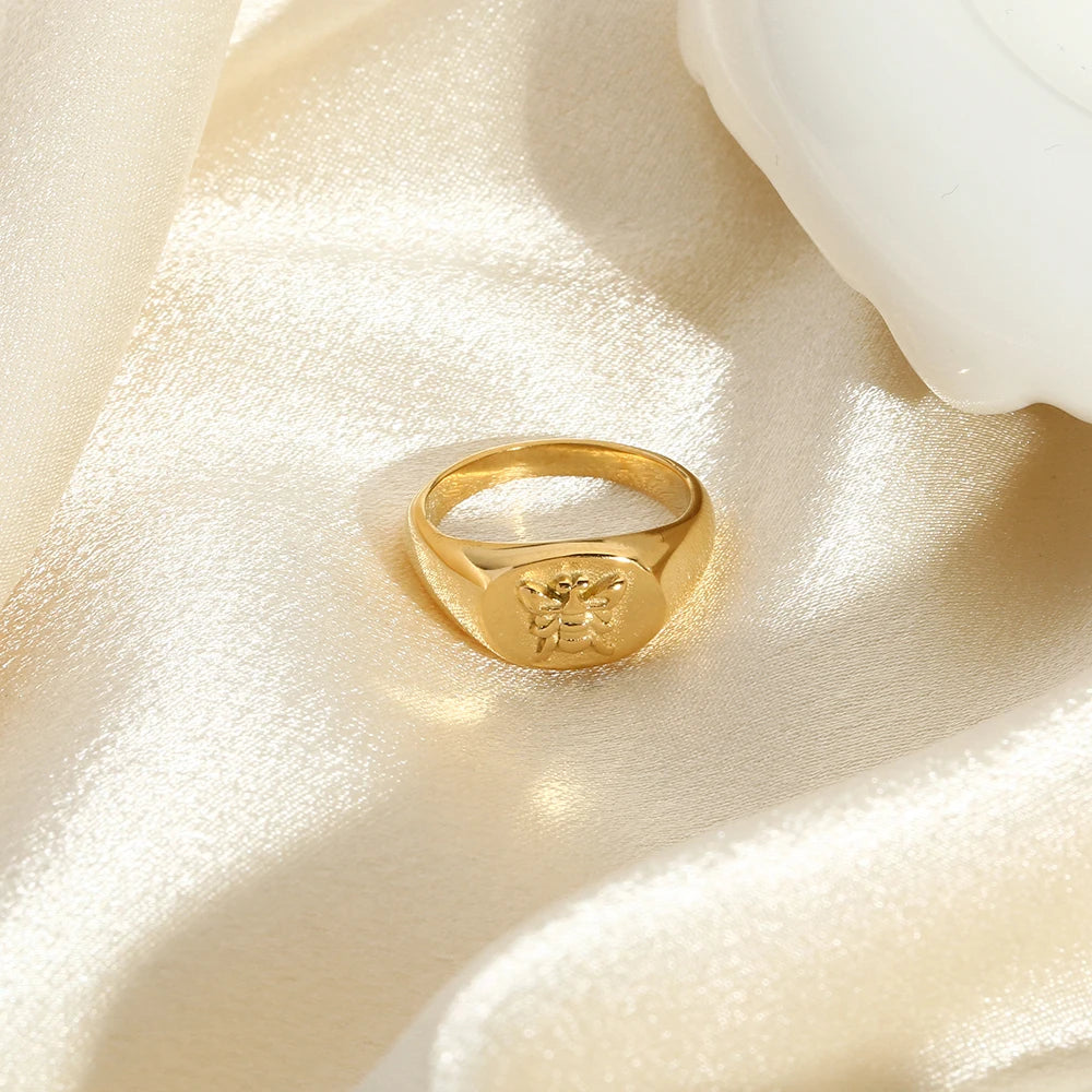Bee Ring  High Quality 18K Gold Plated Waterproof Stainless Steel Oval Honey Bee Signet Ring Waterproof Jewelry