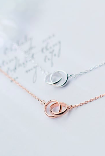 circle interlocked necklace by Kesley Girlwith3jobs