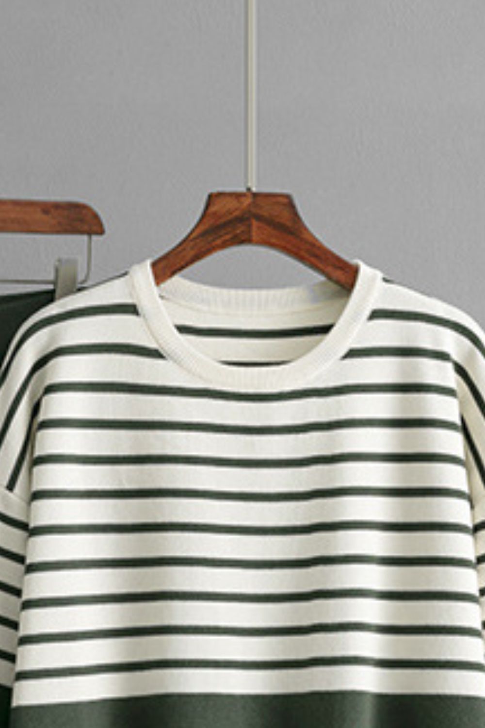 two piece, two piece clothing, light clothing, clothing sets, womens clothing sets, casual wear, day wear, night wear, outfit ideas, outfit inspo, fitpo, womens outfit inspo, night out outfit ideas, business casual, outfits for work, outfits for school, long sleeve, loose fit, loose pants, crewneck,green and white stripes, stripes, striped clothing, crewneck sweater, long sleeve shirt, kesley, kesley boutique, aesthetic, aesthetic outfits, holiday outfits, holiday gifts, gifts for women, loose shirt