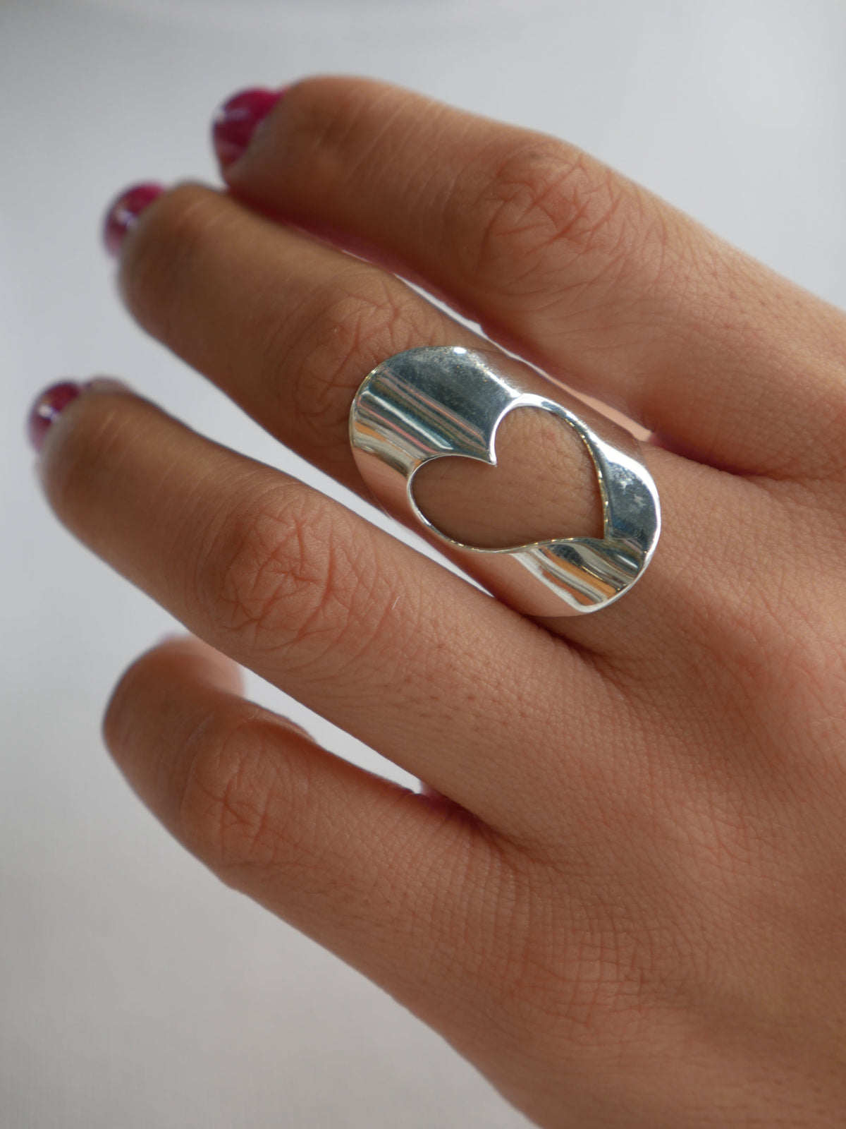 heart ring, sterling silver, waterproof statement open heart outline ring, designer, luxury rings for cheap. Valentines, anniversary, statement rings, unique heart ring trending on instagram and tiktok, jewelry store in brickell, Miami Kesley Boutique, nice rings, statement rings, jewelry trending on tiktok, silver rings, big rings, heart shaped rings, birthday gifts, anniversary gifts, womens rings, cute rings, tiktok jewelry, chunky silver rings
