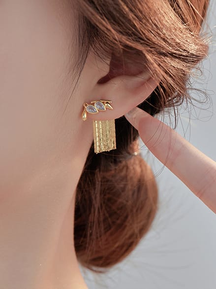 earrings, gold earrings, dangley earrings, tassel earrings, fringe earrings, nice earrings, gold dangle earrings, fashion jewelry, fine jewelry, nice jewelry, birthday gifts, anniversary gifts, graduation gifts, jewelry for special occasions, gold accessories, trending jewelry, cute jewelry, womens jewelry, gold earrings, sterling silver earrings, earrings for sensitive ears, nice jewelry, new womens earrings, new jewelry styles, jewelry websites, kesley jewelry, gold earrings, ear jacket earrings