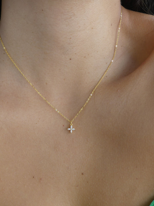 Flower or star or Clover necklace in gold dainty flower necklace with diamond cz zircon .925 sterling silver gold plated, dainty necklaces popular online jewelry store instagram reels tiktok famous brands cute jewelry gift ideas Kesley Boutique 