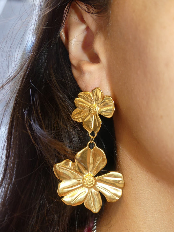 gold earrings, gold flower earrings, gold dangly earrings, chunky gold earrings, nice gold jewelry, trending gold jewelry, golden flower earrings, dangly earrings, gold accessories, designer earrings, gold designer earrings, gold plated earrings, hypoallergenic earrings, hypoallergenic jewelry, kesley fashion, jewelry wesbites, birthday gift ideas, fashion jewelry, nice gold plated earrings, cute earrings, popular earrings