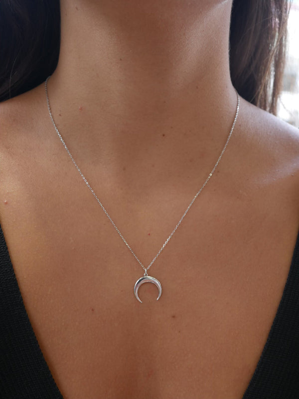 Crescent Necklace Gold .925 Sterling Silver Popular Necklaces Layered Necklaces Cute Necklaces, necklaces for men and women gift ideas nice jewelry Best Jewelry Store in the USA Best Jewelry store in Miami Popular SEO Store on Shopify