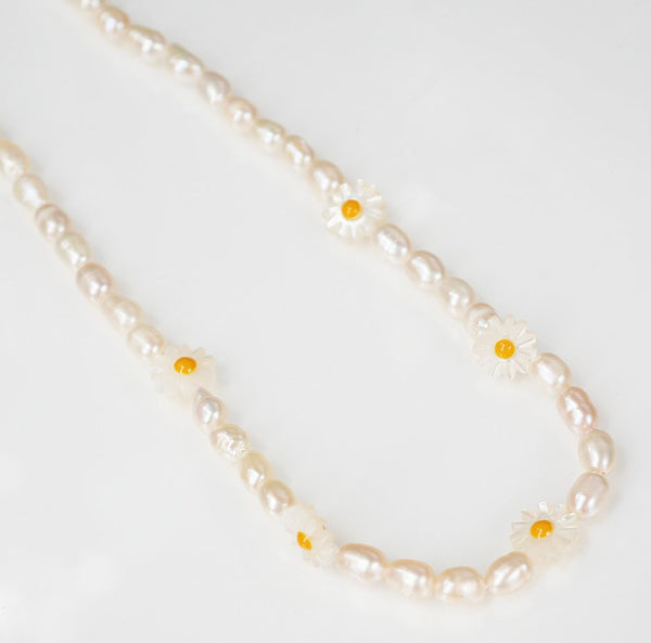 Freshwater Pearls Daisy Flowers Choker .925 Sterling Silver Short Necklace