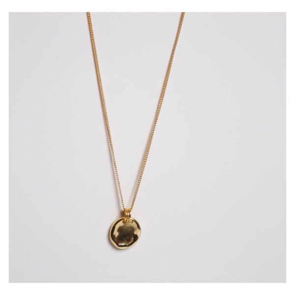 Round charm coin necklace gold plated sterling silver hypoallergenic waterproof gold necklaces, dainty, gift idea for men and woman, coin necklace, circle necklace, one pendant necklace in gold Kesley Boutique 