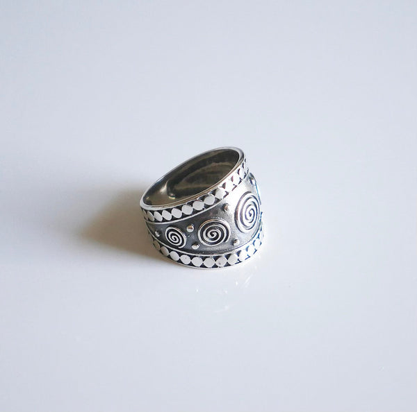 ring, rings, silver rings, boho rings, vintage rings, vintage jewelry, fine jewelry, cool rings, cool jewelry, waterproof jewelry, tarnish free rings, birthday gifts, anniversary gifts,  mothers day gifts, graduation gifts, fashion gifts, tiktok fashion, tiktok jewelry, hippie style jewelry, chunky silver rings, cool silver rings, cute rings, cheap sterling silver rings, real silver rings, real jewelry, size 5 rings, size 6 rings, size 7 rings, size 8 rings , Kesley Boutique 