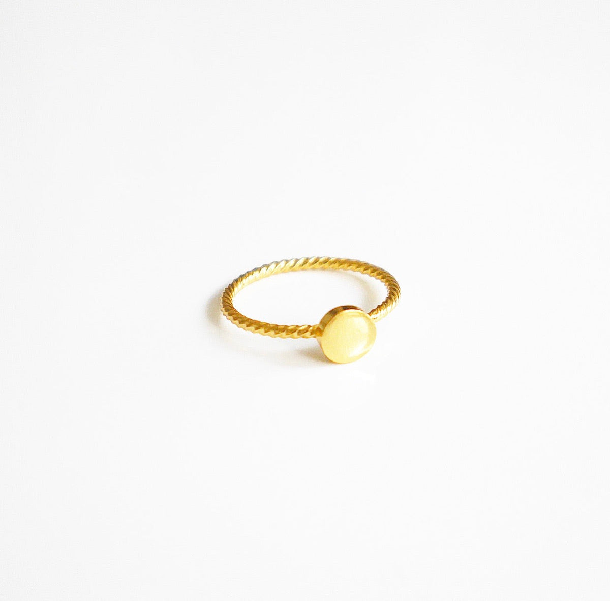 Little Circle Plate Ring