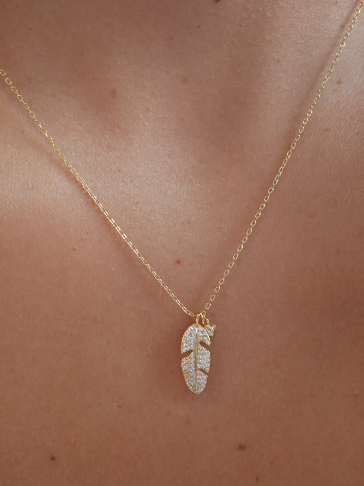 Leaf Necklace, gold plated, .925 sterling silver, waterproof designer luxury dainty minimalist necklaces, cubic zirconia, simulated diamonds, cz's, rhinestone,everyday necklaces for work, gift ideas, popular influencer style necklaces that wont tarnish, popular jewelry store in Miami, Brickell Kesley Boutique