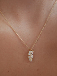 Leaf Necklace, gold plated, .925 sterling silver, waterproof designer luxury dainty minimalist necklaces, cubic zirconia, simulated diamonds, cz's, rhinestone,everyday necklaces for work, gift ideas, popular influencer style necklaces that wont tarnish, popular jewelry store in Miami, Brickell Kesley Boutique