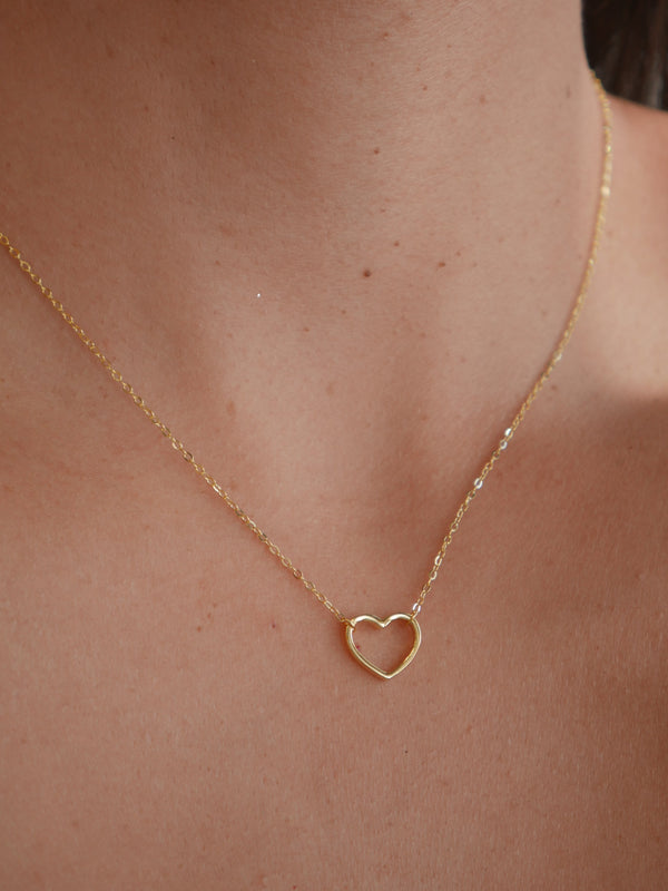 necklaces, gold plated, heart necklace, waterproof, dainty luxury plain heart necklace, valentines, anniversary, birthday, gift idea 