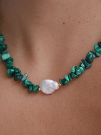 real malachite necklaces, malachite necklaces with pearls, malachite necklace with a pear, real pearl necklaces, real jewelry, real jewelry for cheap, fine jewelry, designer jewelry, trending on instagram, trending on tiktok, gift ideas for mom, gift ideas for best friends, 16 inch short necklaces, luxury beaded necklaces, cute jewelry, classy jewelry, classy necklaces, semi precious jewelry 