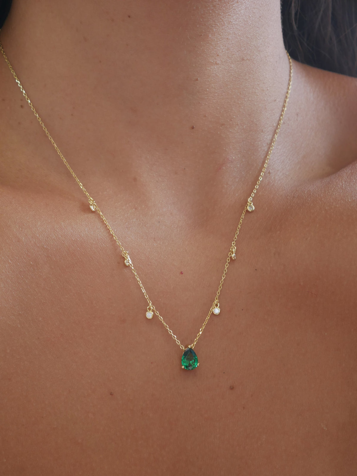 necklaces, emerald necklaces, gold and green rhinestone necklaces, .925 sterling silver, teardrop, pear shape necklaces, green and gold jewelry, rhinestone necklaces, dangling charm necklaces, casual necklaces, statement jewelry, designer inspired necklaces, good quality jewelry for cheap, nice jewelry, gift ideas, everyday necklaces