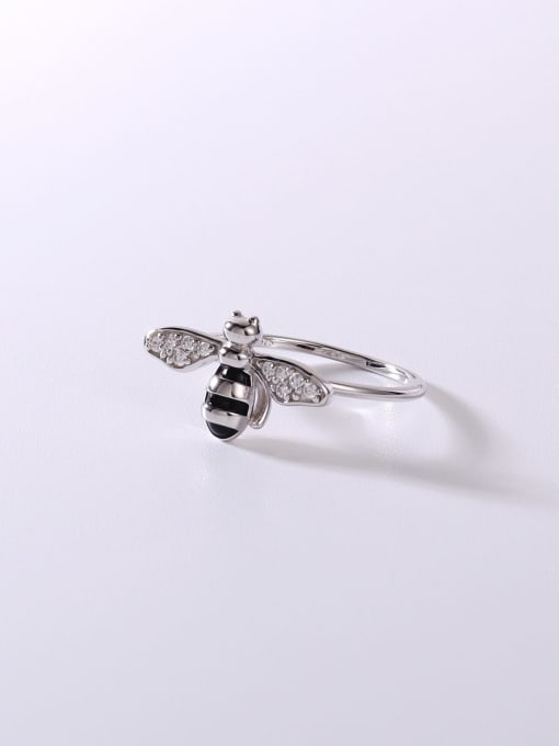 bee ring, silver bee rings, dainty bee rings, gold bee rings, bee accessories, fashion jewelry, fine jewelry, sterling silver , gold plated jewelry, dainty rings, dainty bee rings, bee jewelry, designer jewelry, cool rings, dainty bee rings, ring ideas, cute rings, statement rings