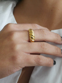 Golden Daily Statement Rings 18k Gold Plated Stainless Steel Rings